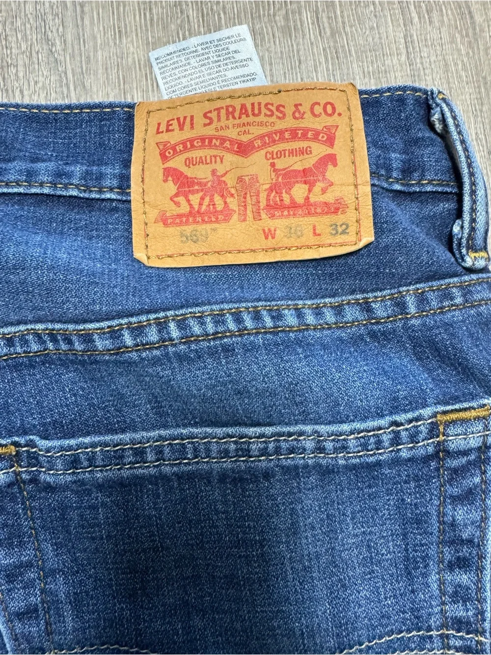 LEVI Men's Classic Dark Blue Jeans
